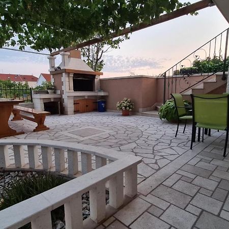 Apartments Pavlinovic Kastela Exterior photo